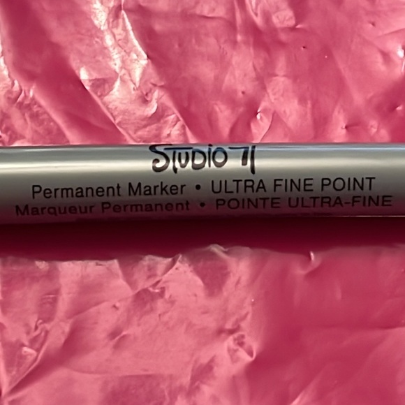 Studio 71 Ultra Fine Permanent Markers Pick 6 - Picture 5 of 5